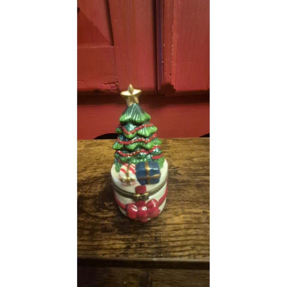 Christmas Tree And Presents Hinged Ceramic Trinket Box 4” Gold Star Collectible